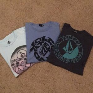 Bundle of 3 Volcom shirts